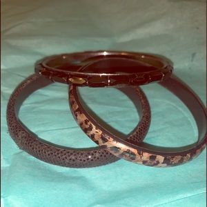 BOGO🔥🔥🔥Costume Jewelry Set/3 Bangle Bracelets